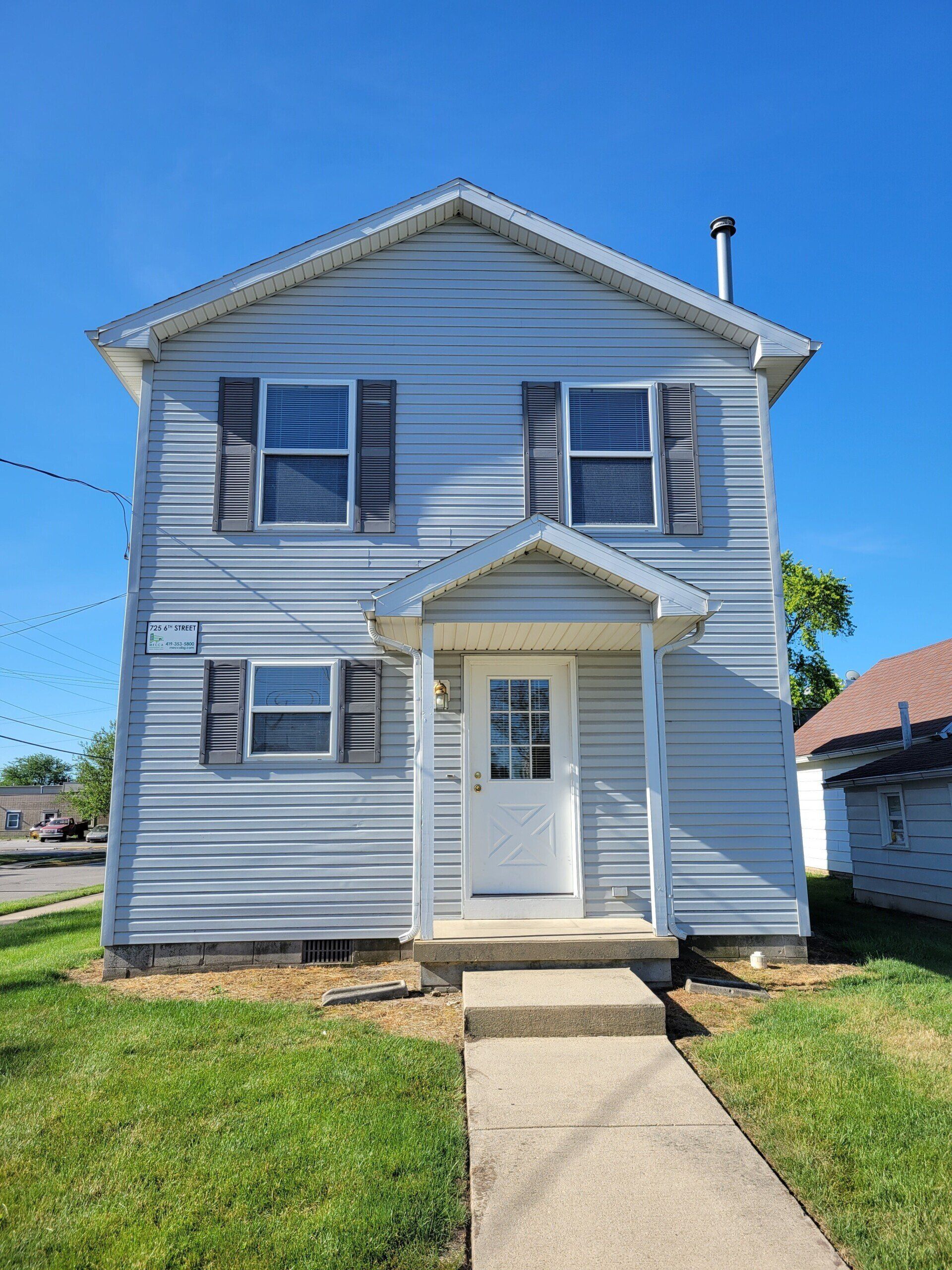 Flats on 6th 725 Exterior