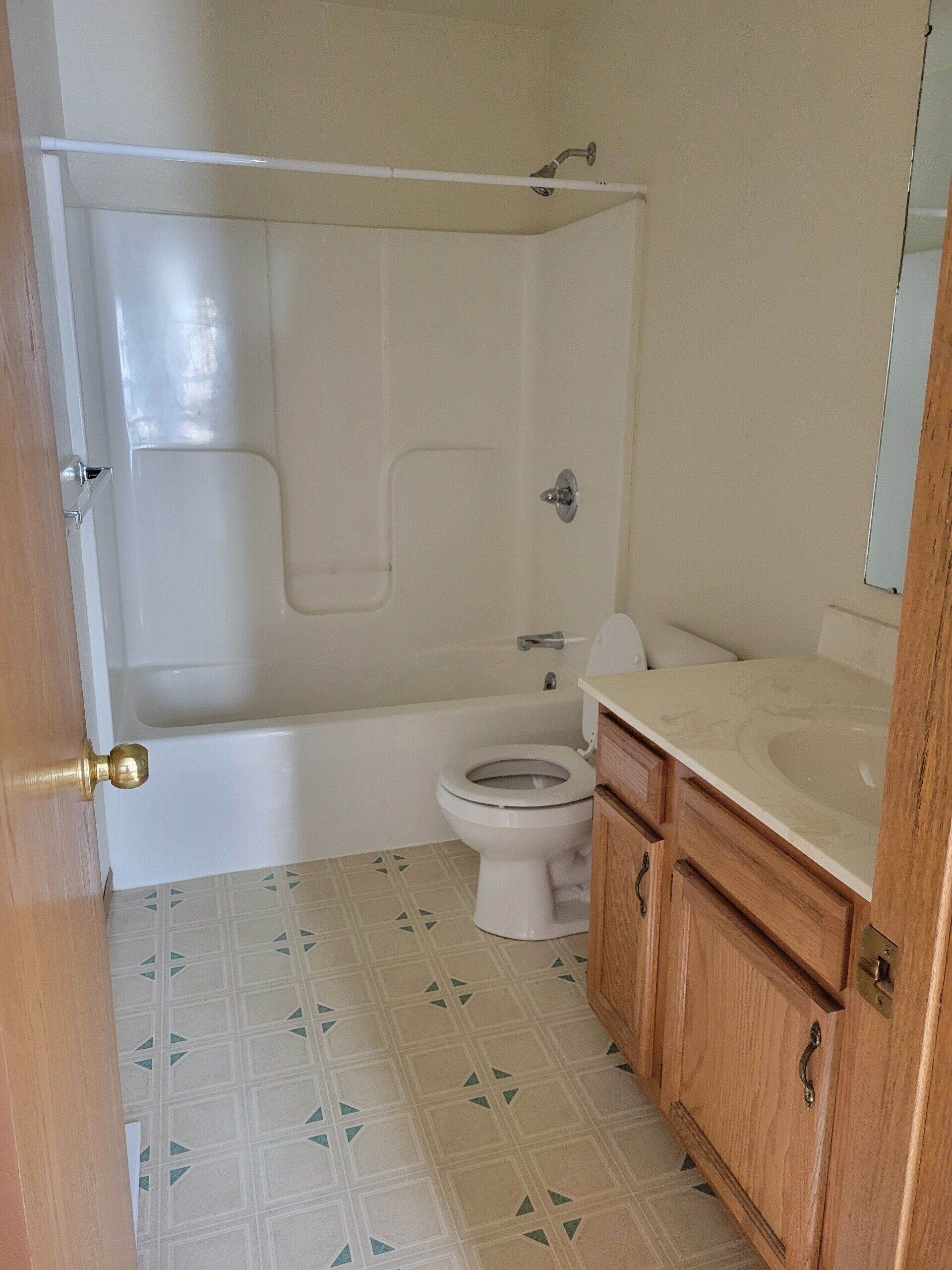 Flats on 6th 725 bathroom