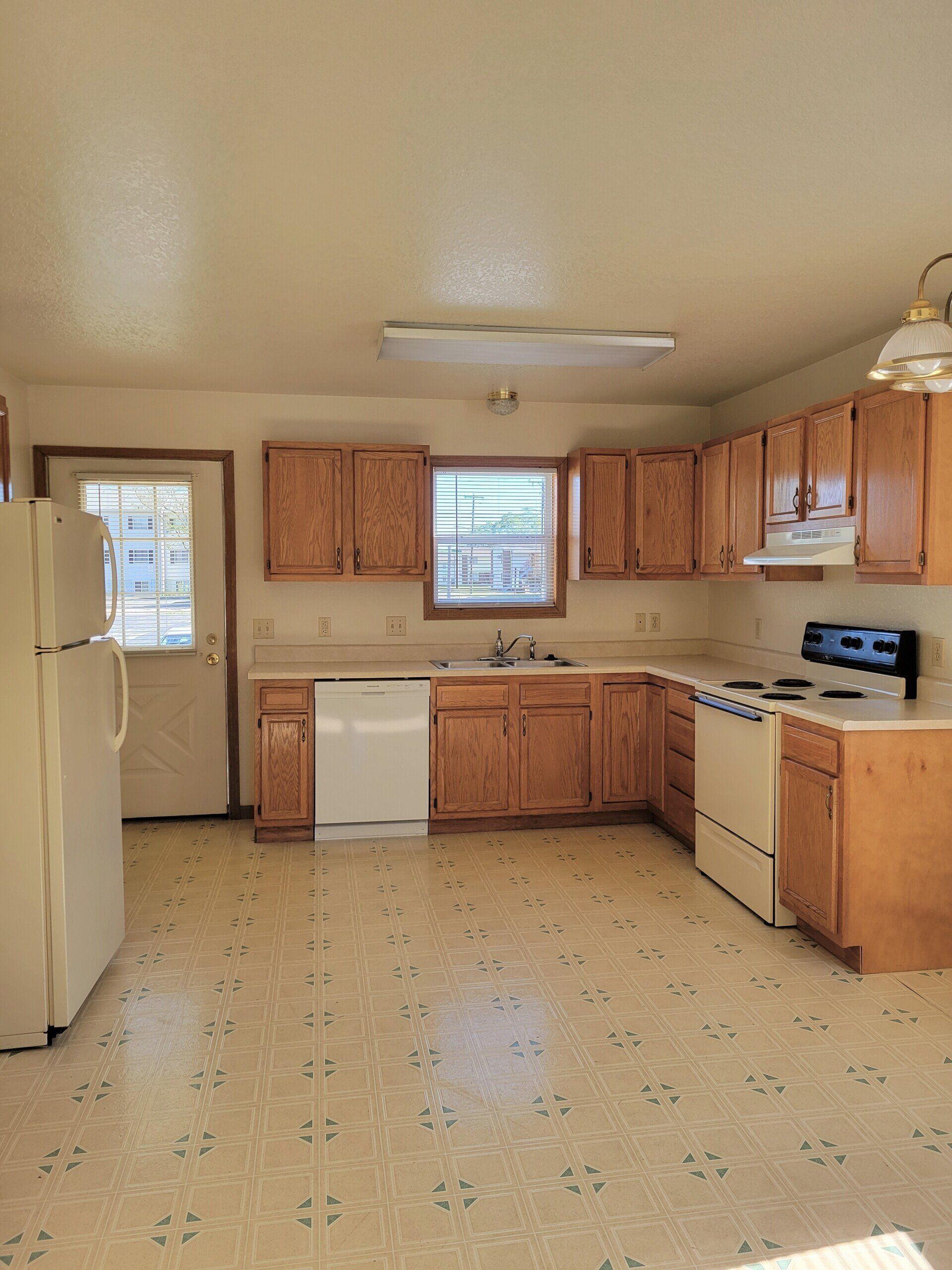 Flats on 6th 725 kitchen