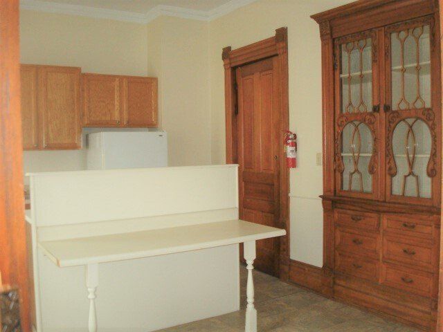 Joan Yellow House 317 Unit C kitchen