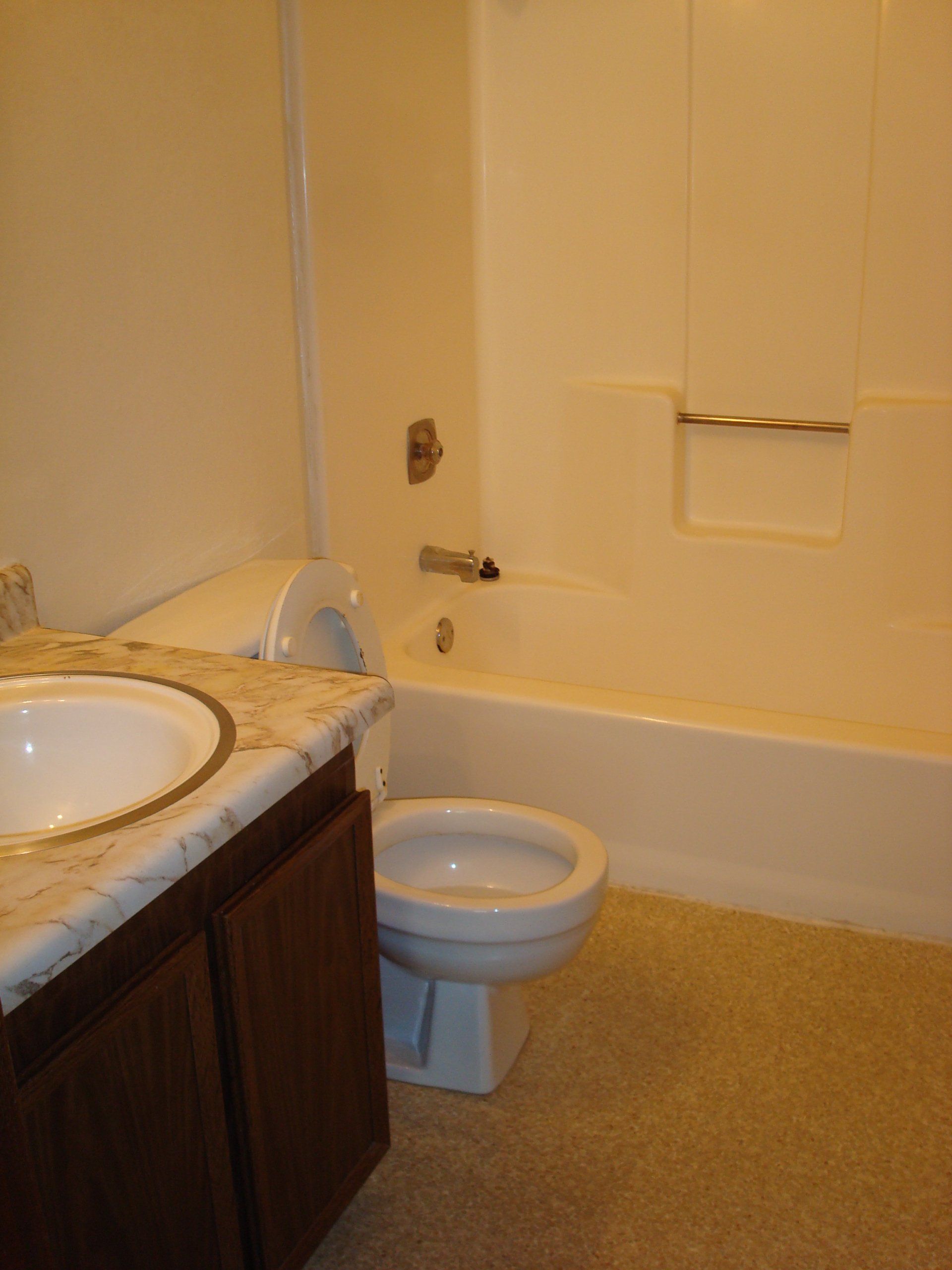 Merry House unit 7 bathroom