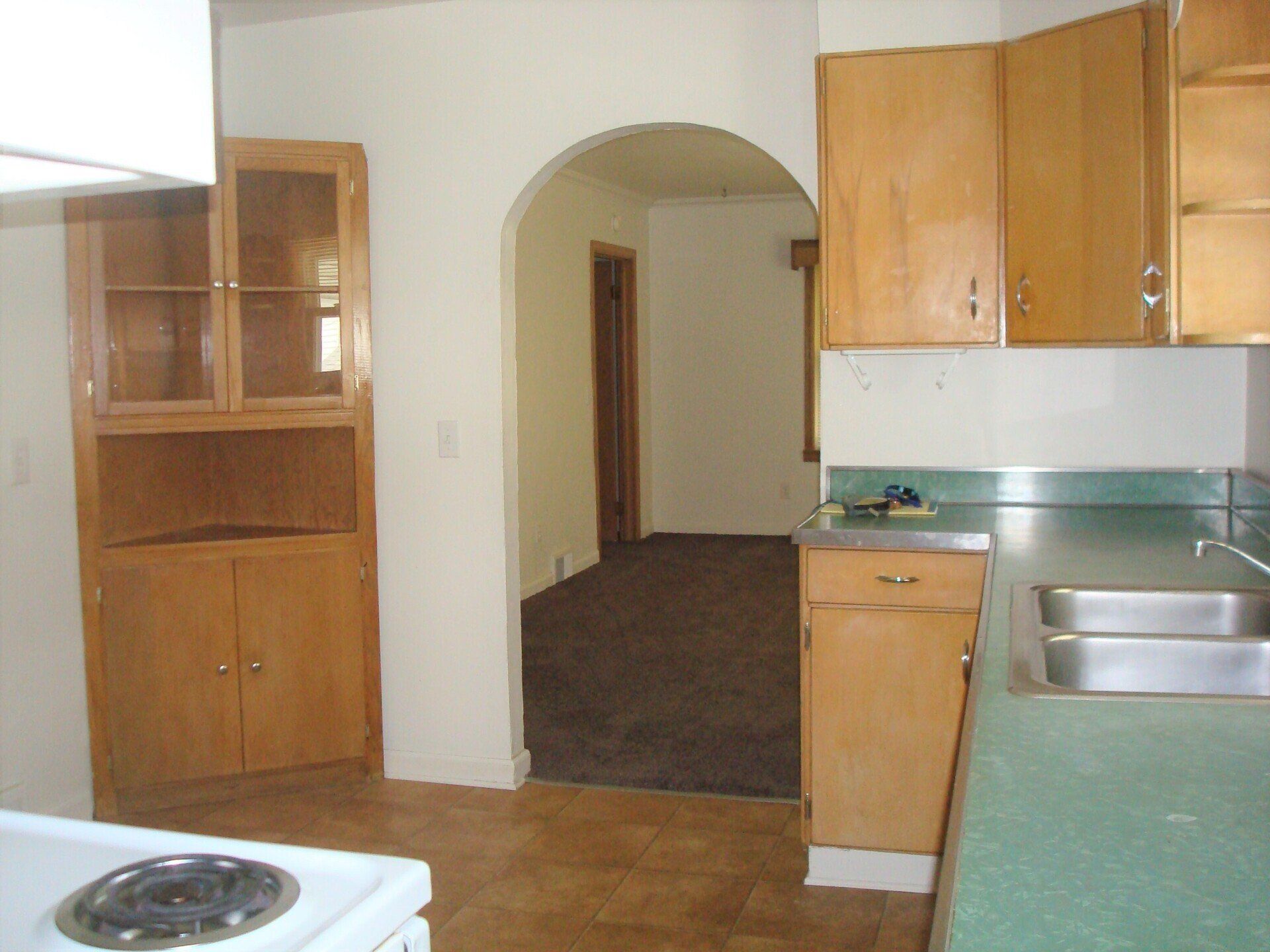 122.5 S Maple kitchen