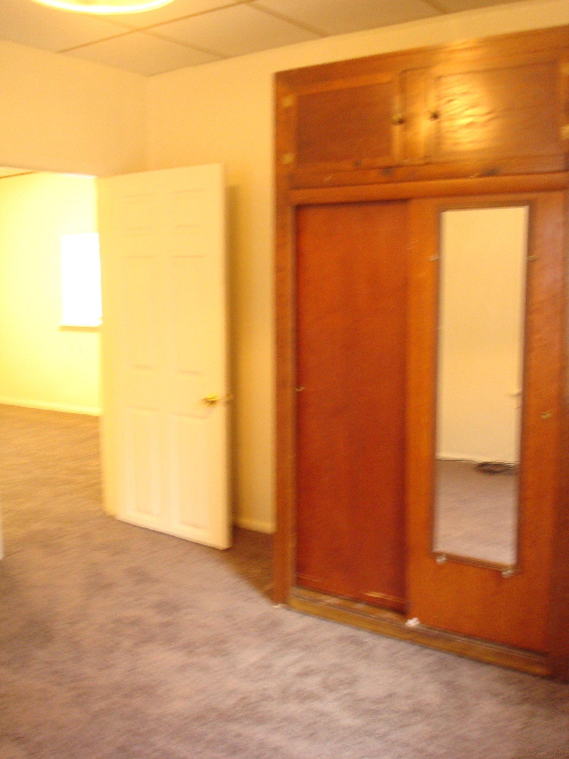 124 South Maple living bedroom