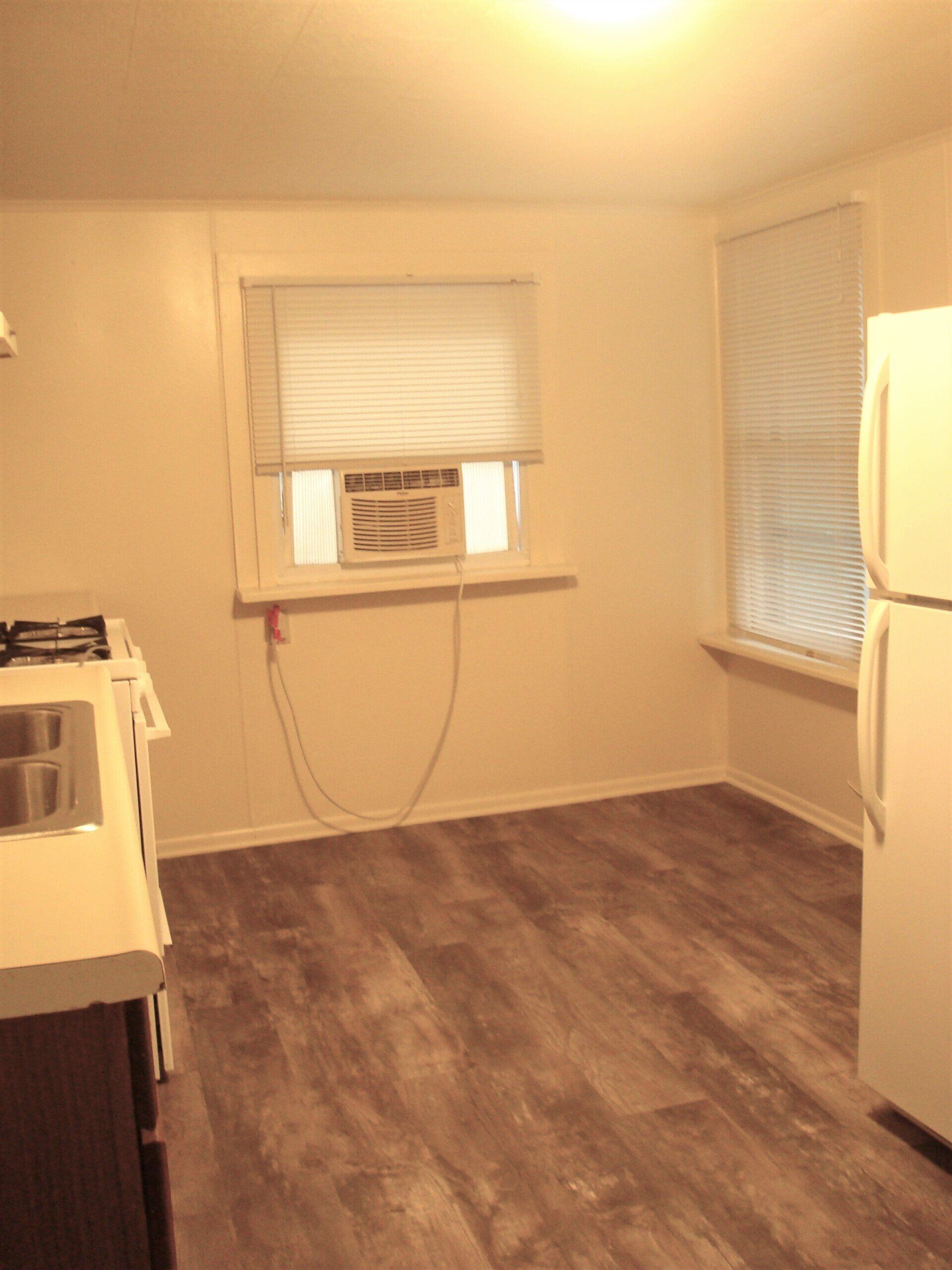 124 South Maple kitchen