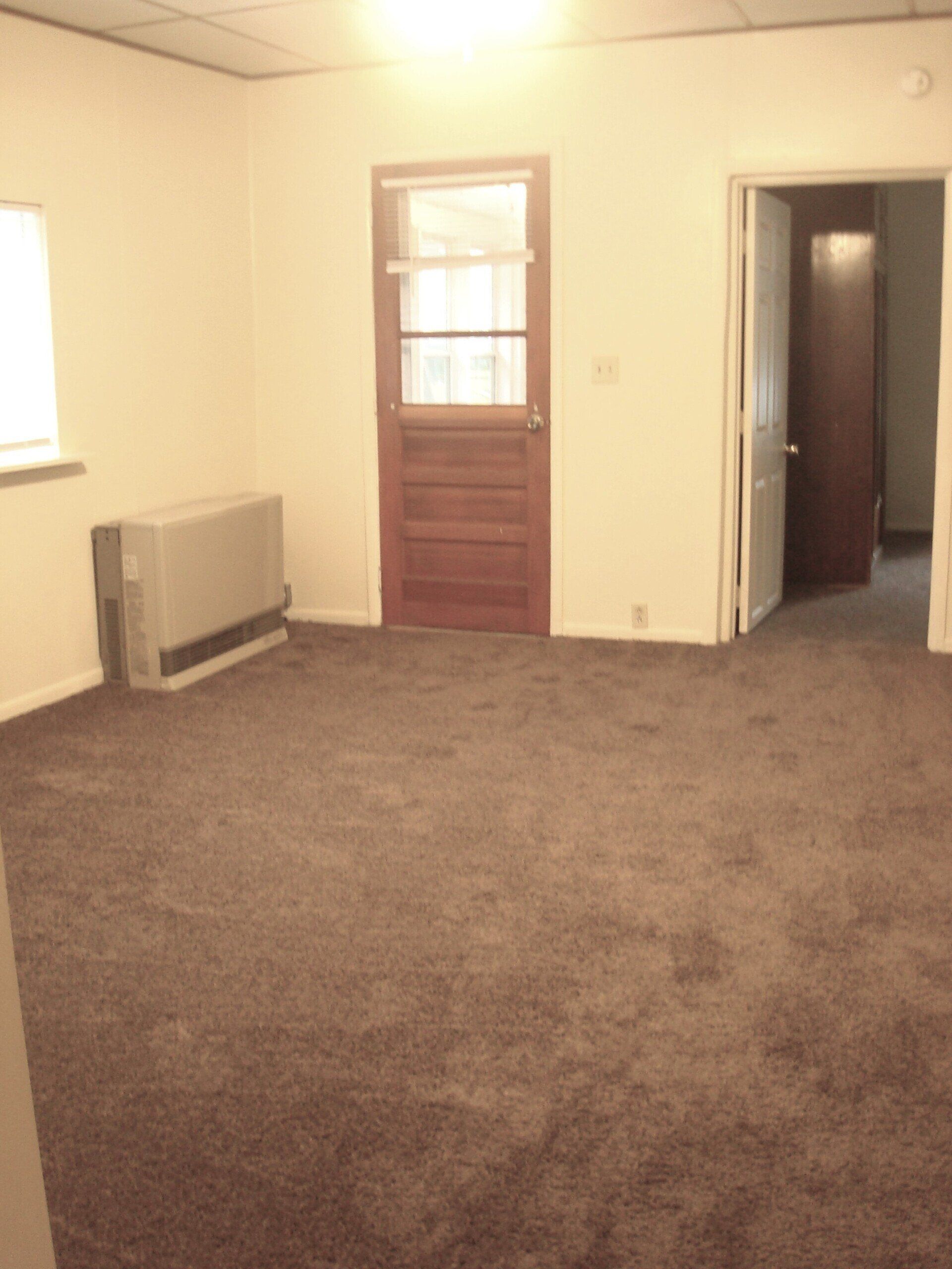 124 South Maple living room