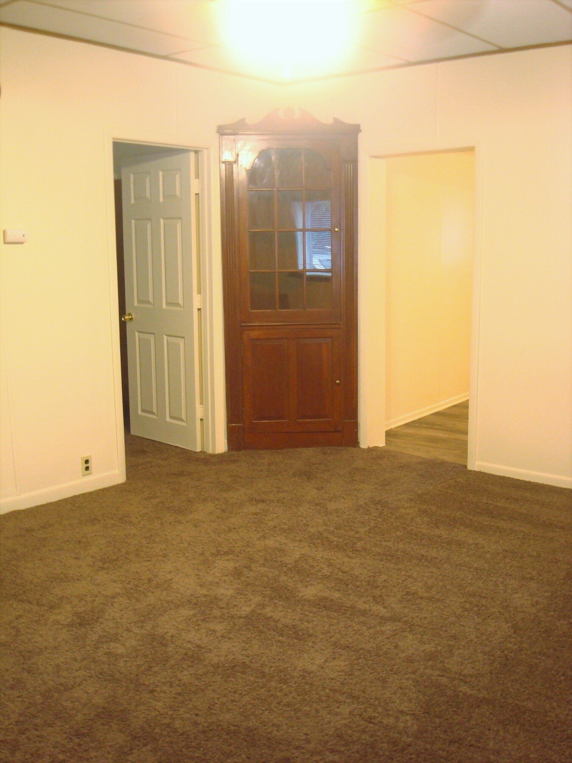 124 South Maple living room