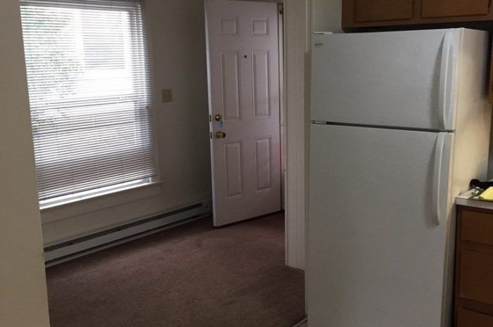 408 B entry area & frig | Steve Smith