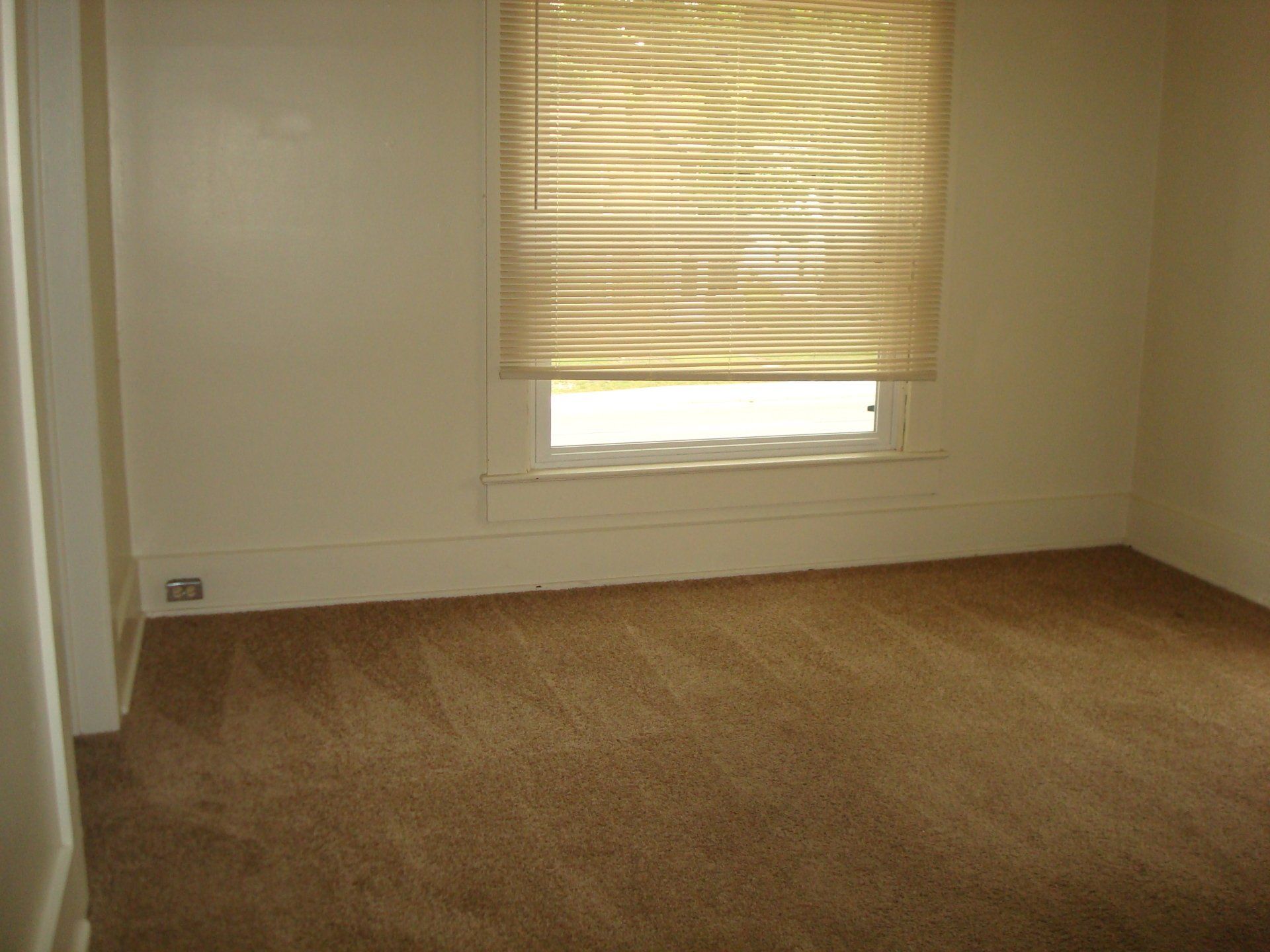 The doors 625.5 N. Main living room