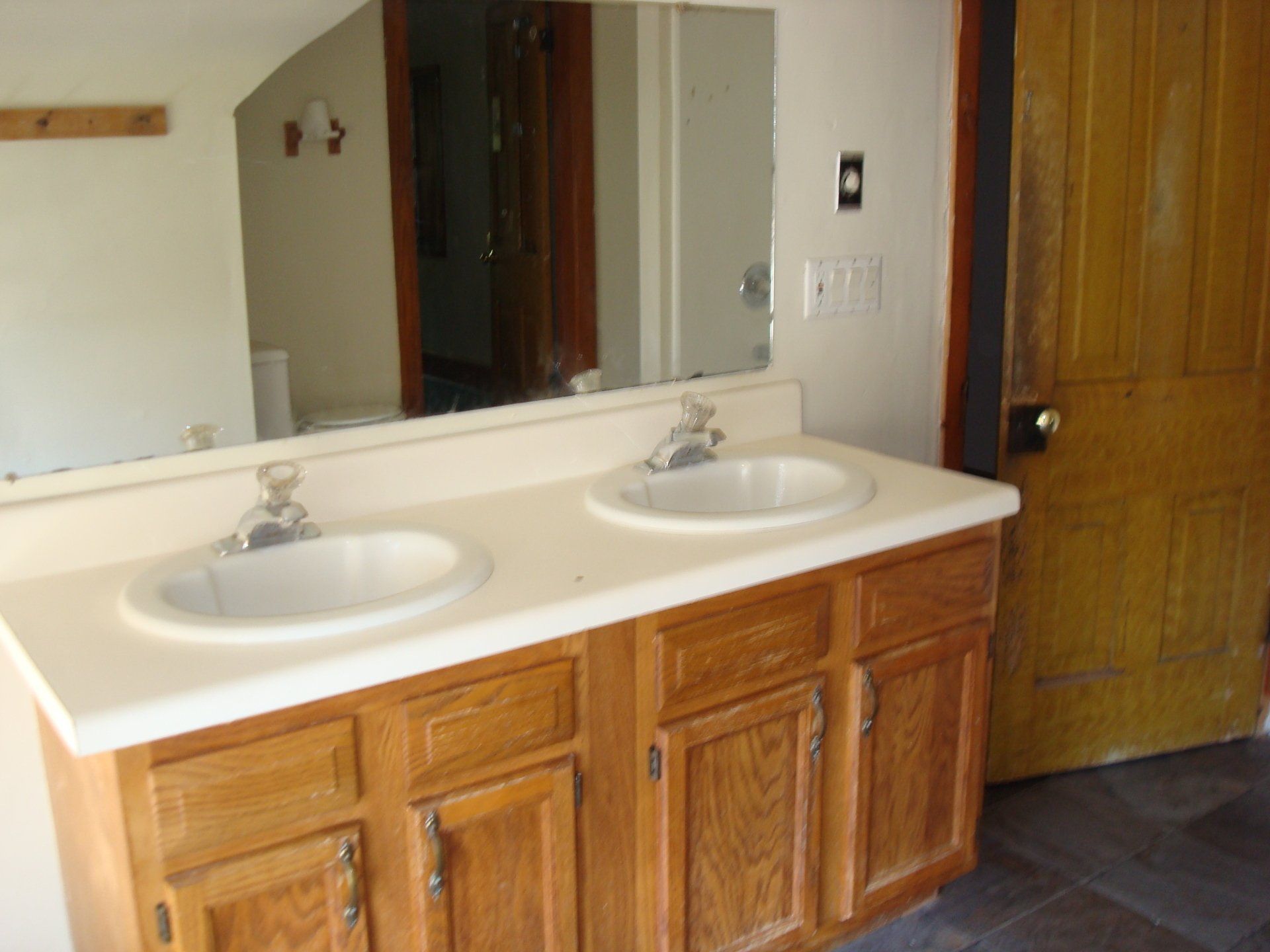 The Jungle Unit 5 bathroom