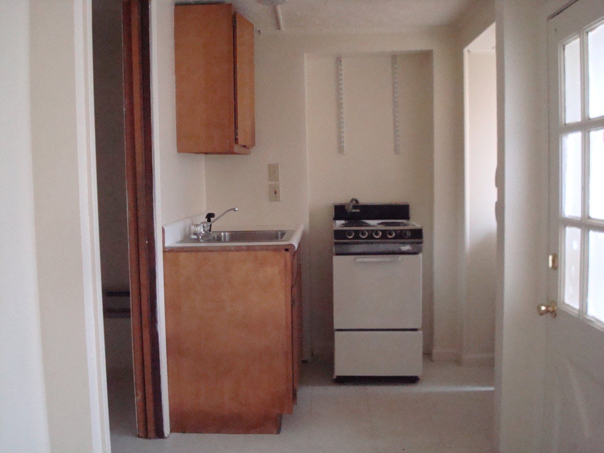 university lane apartments unit 1.5 kitchen