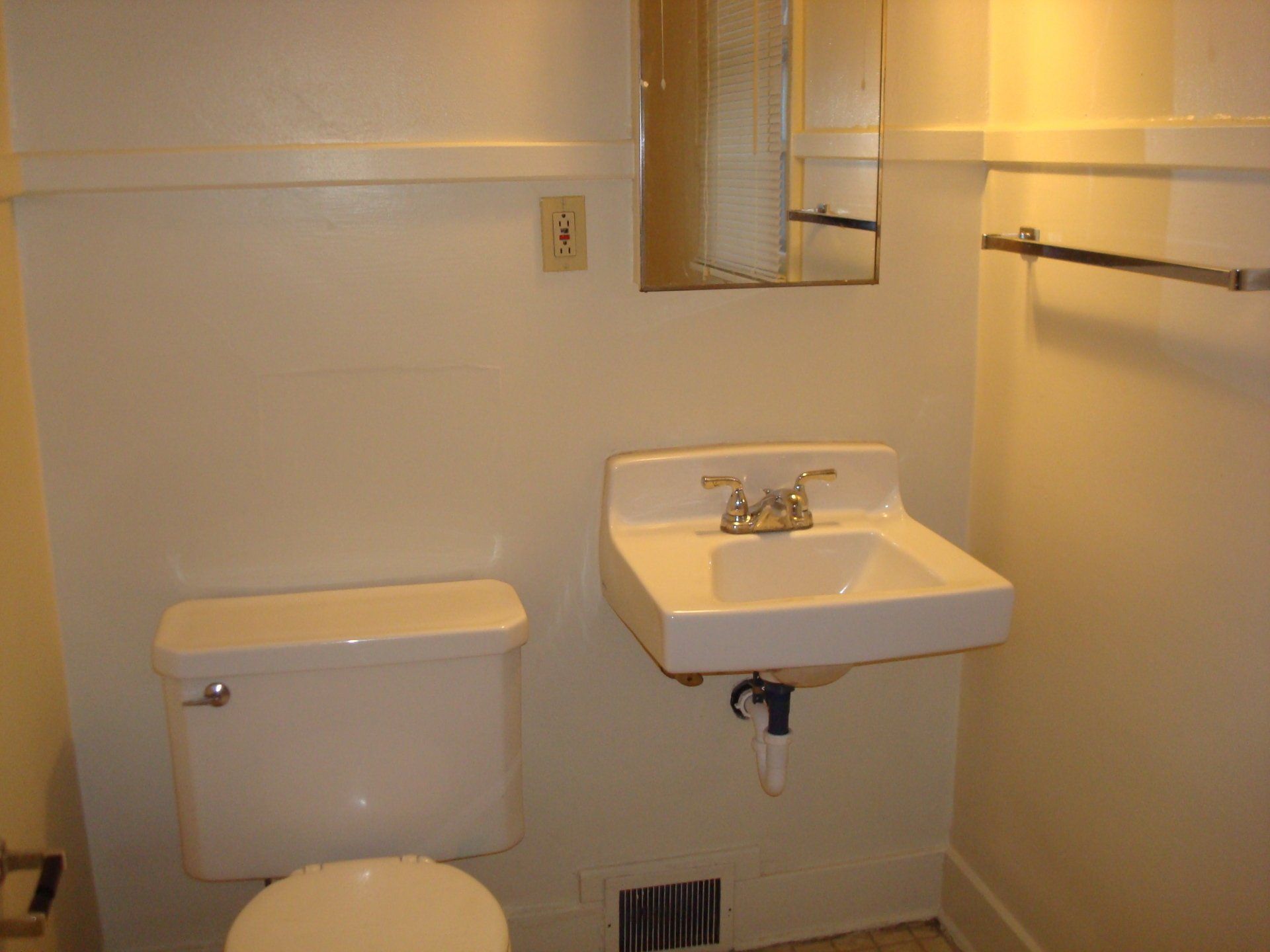 university lane apartments unit 130 bathroom