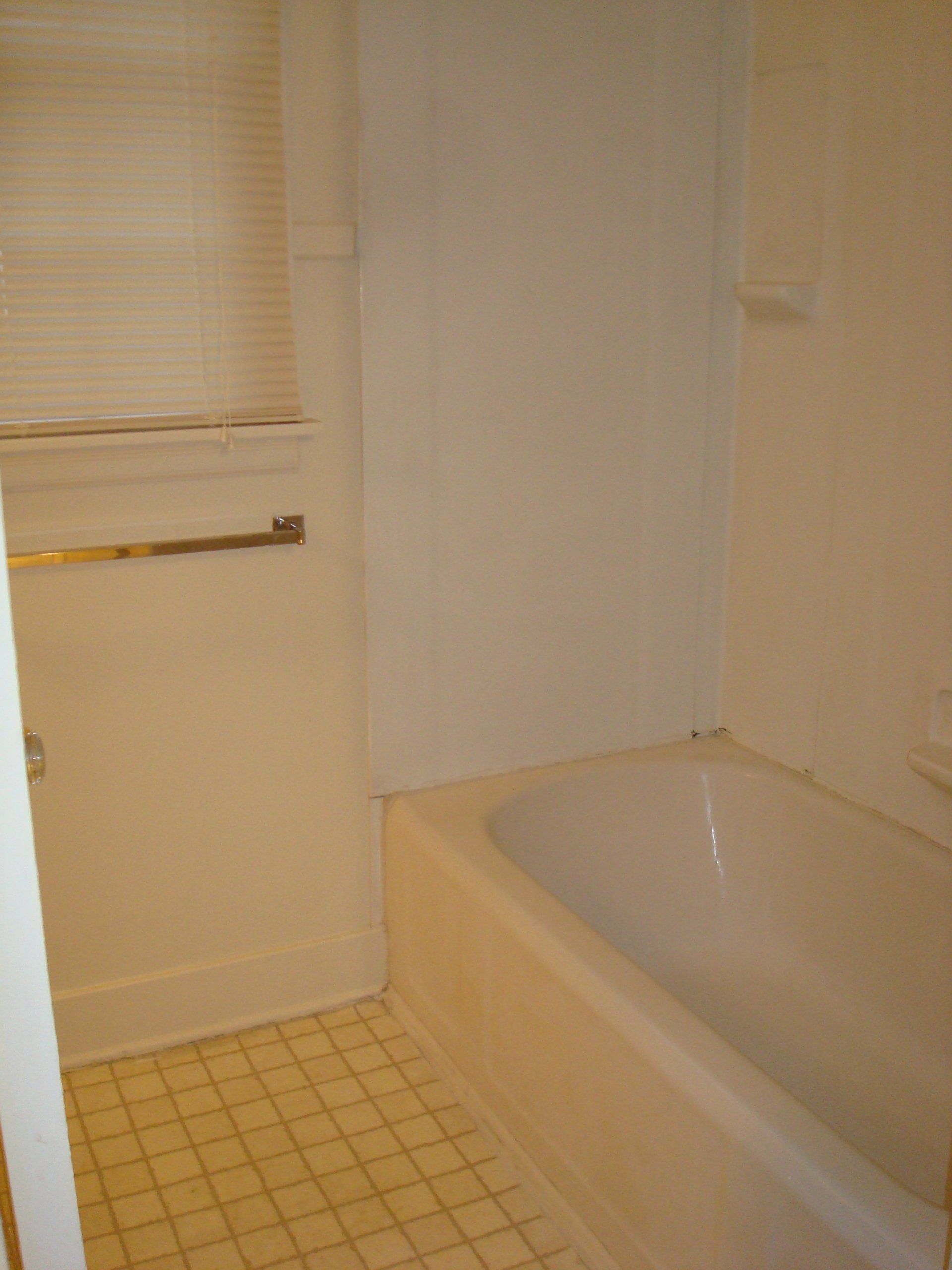 university lane apartments unit 130 bathroom
