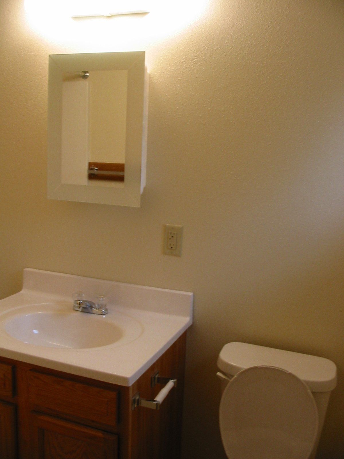 white castle unit d bathroom