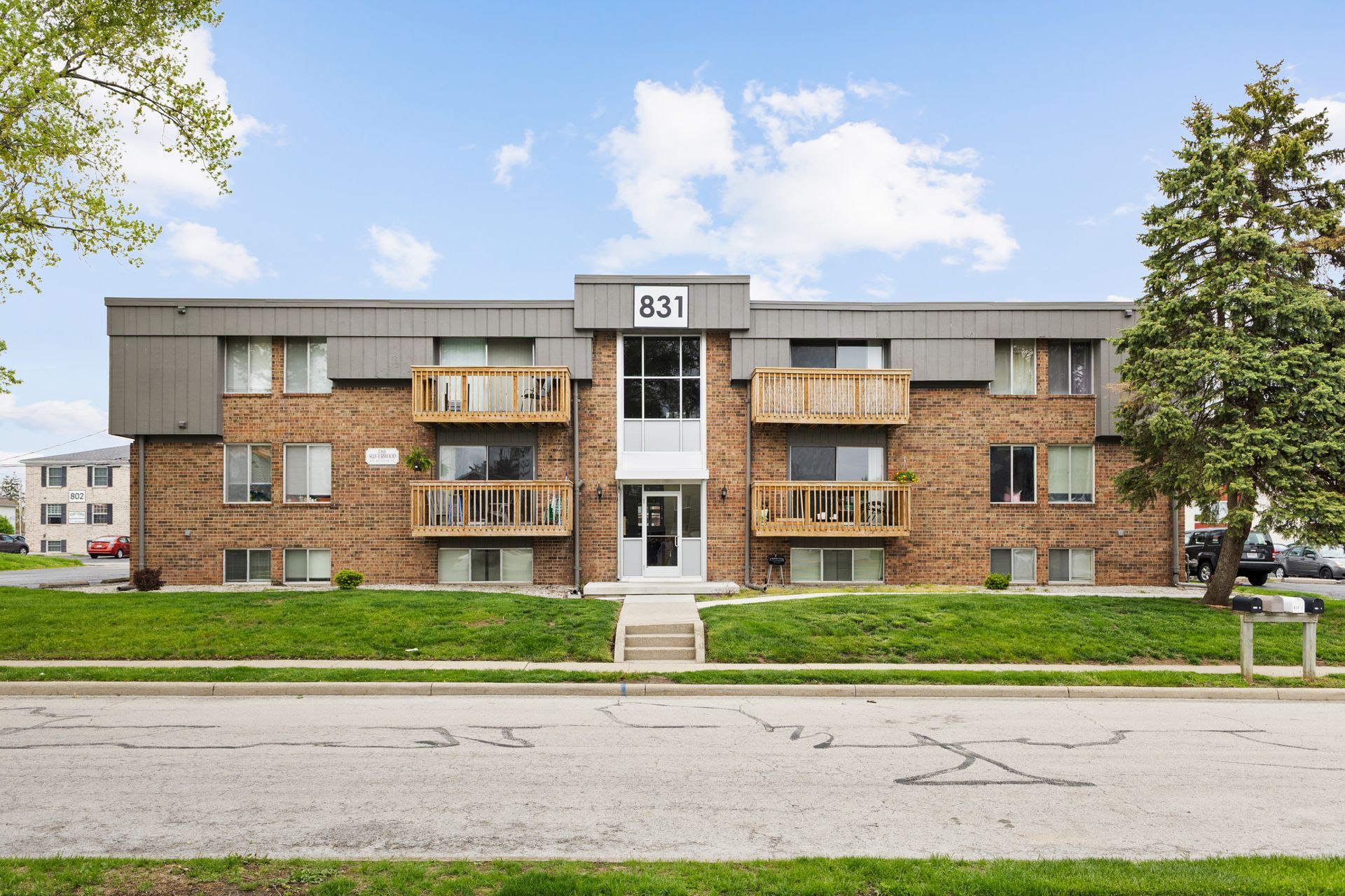 Silver Wood Apts