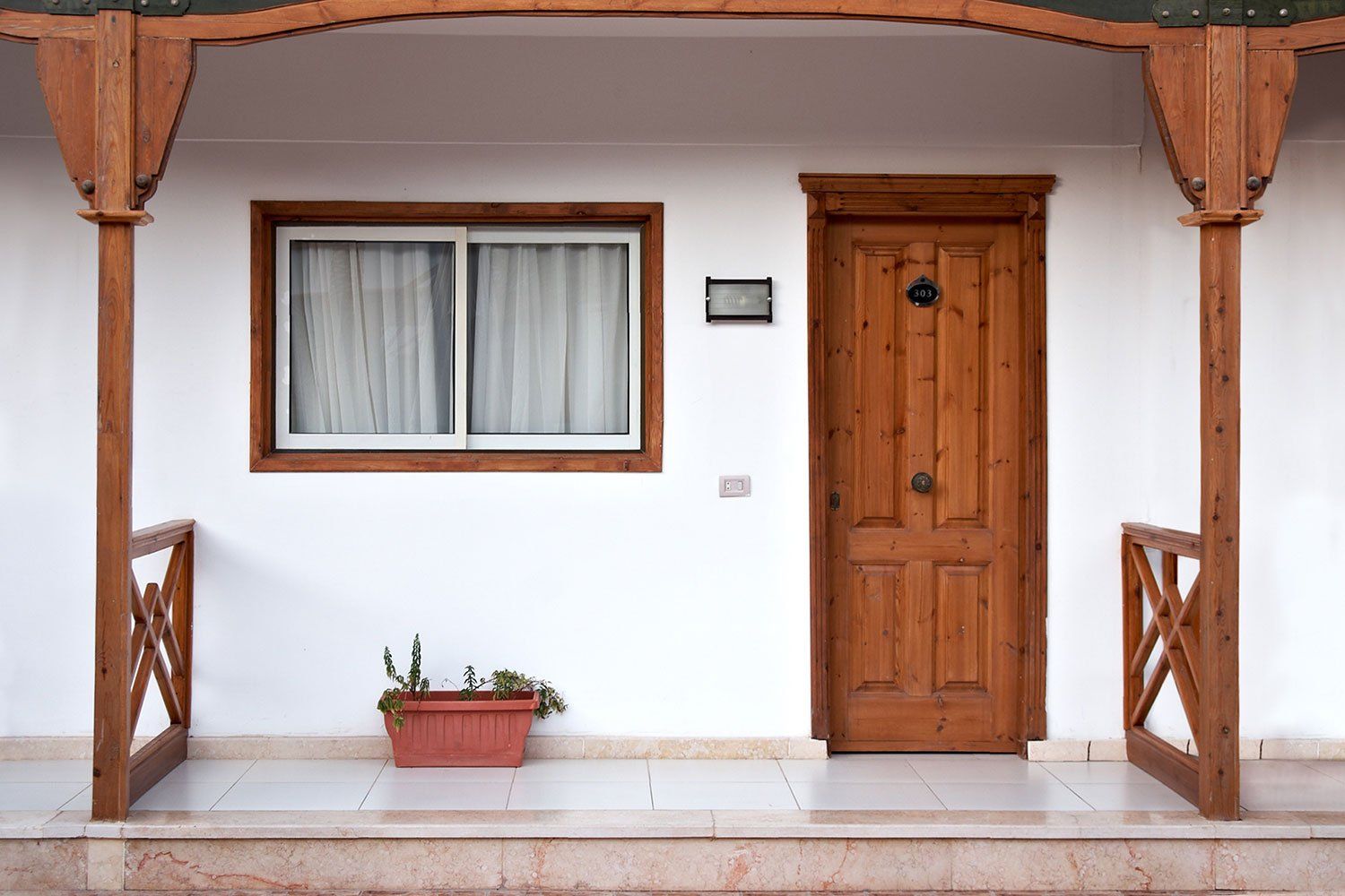 portoni d'ingresso in legno