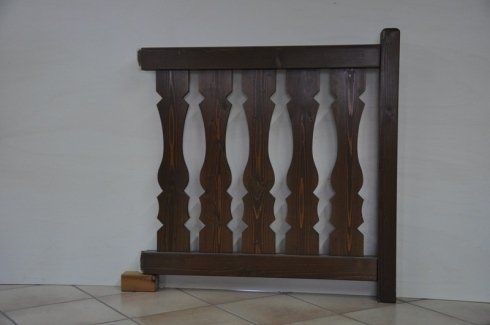 balconate in legno scuro