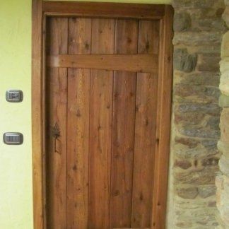 porta in legno semplice