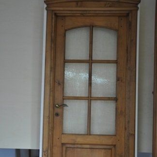 porta in legno con vetro