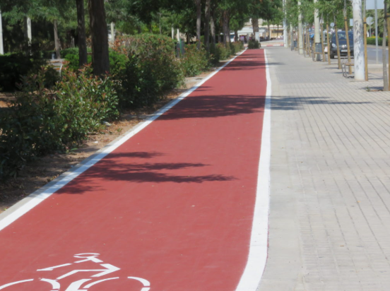 Ejemplo de pavimento urbano con cemento en carril bici