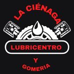 Logotipo de La Ciénaga Lubricentro y Gomería; texto rojo sobre fondo negro. Engranajes, pistones, aceite y una llanta.