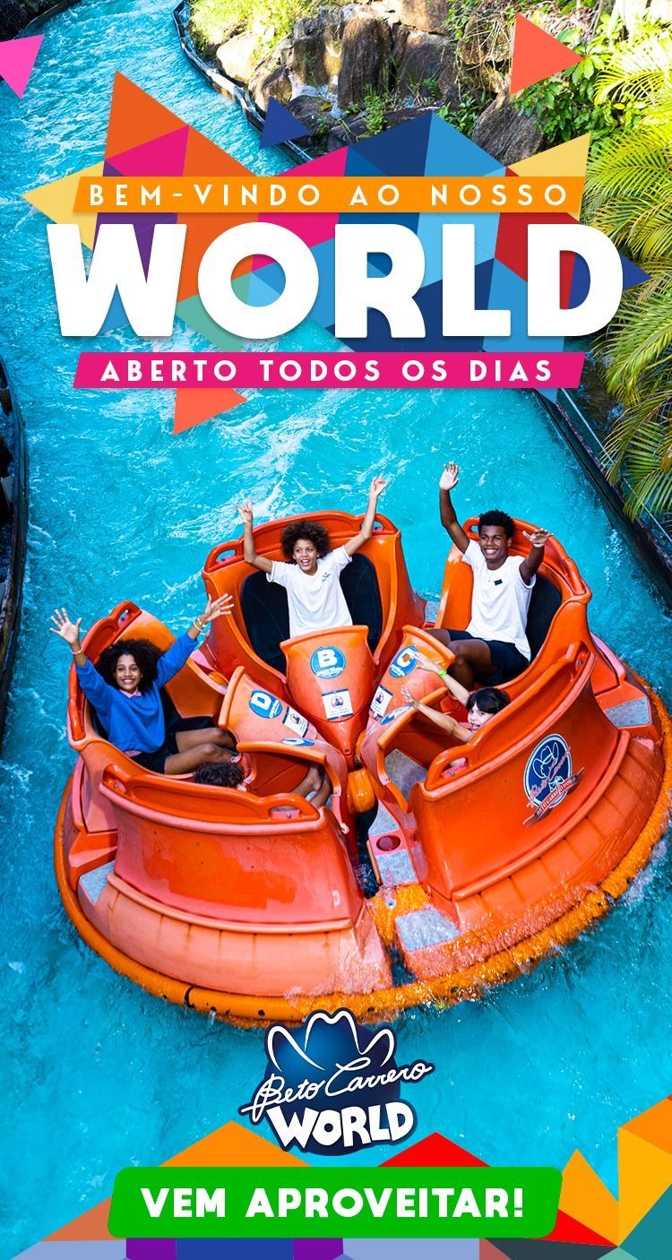 Pessoas em um brinquedo aquático laranja em um parque cujo nome tem 