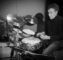 Arti Dixson
Drums