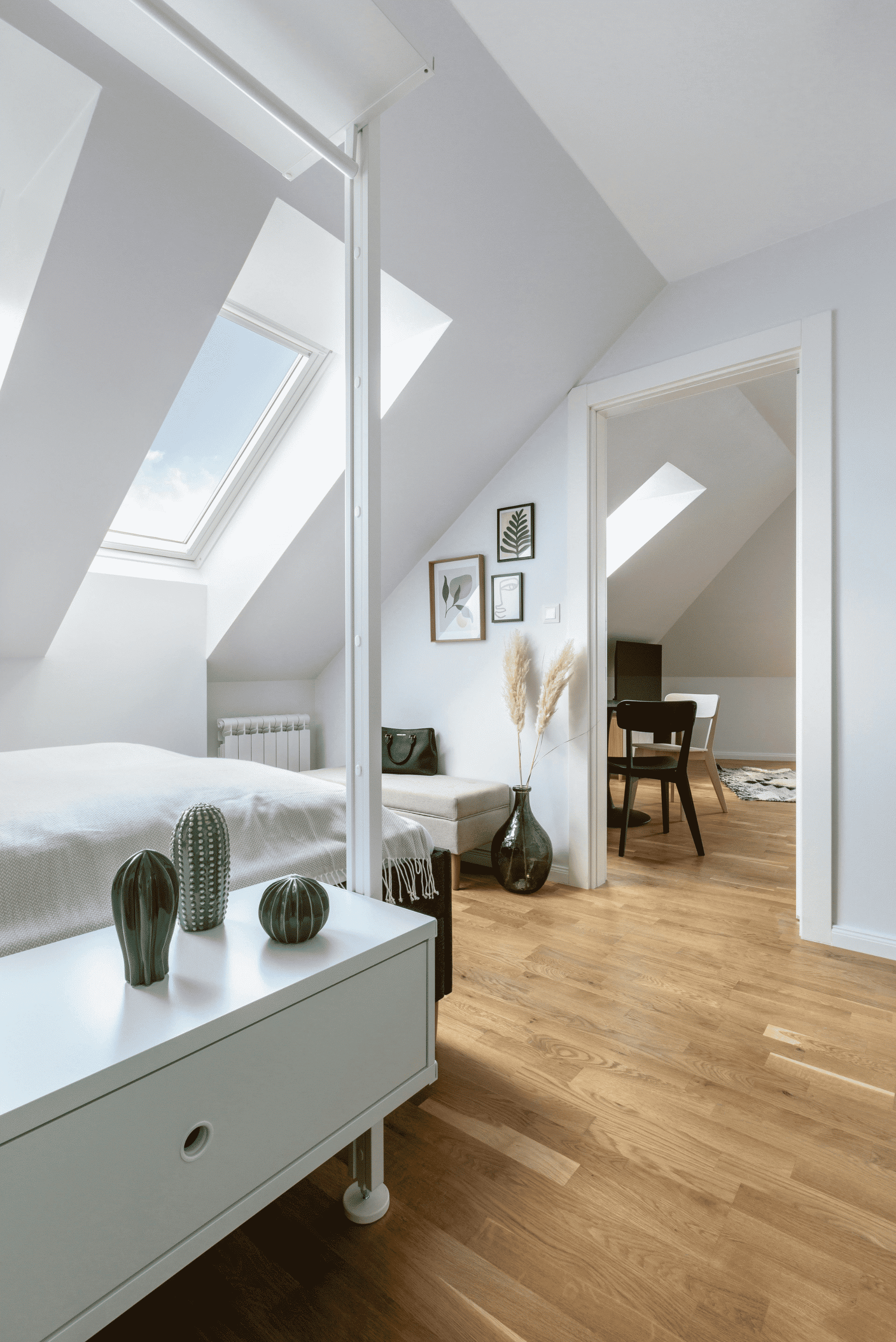 Quarto remodelado com aproveitamento de sótão