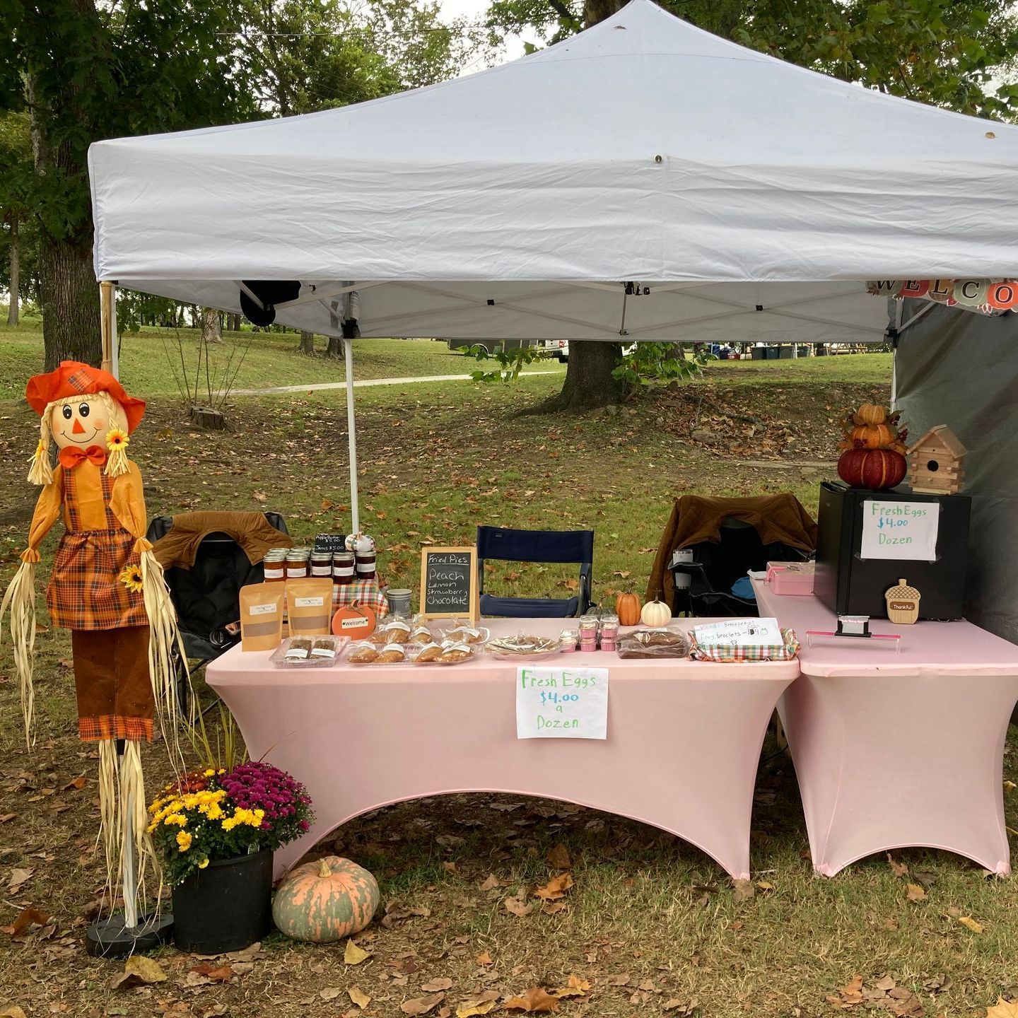 farmers market tent in Cotter Arkansas photo by Shirley Freeman