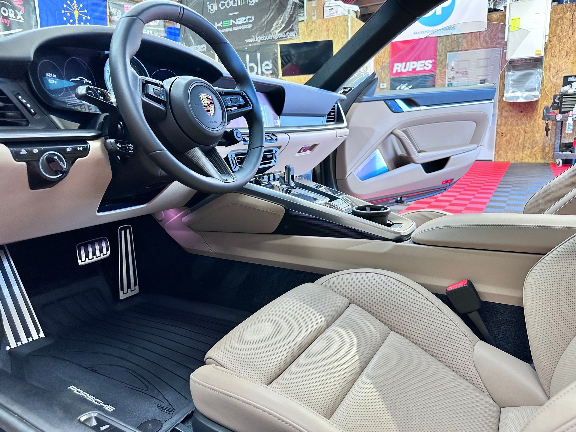 porsche 911 turbo s interior