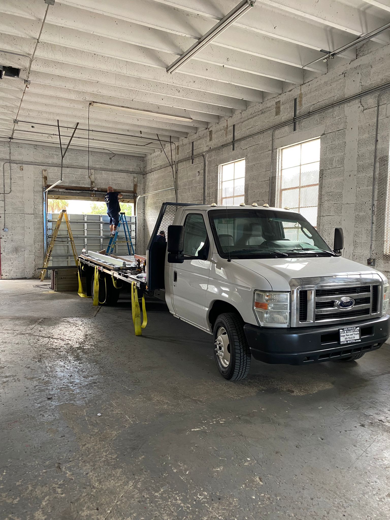 Garage door installation near me, FL Local garage door installers