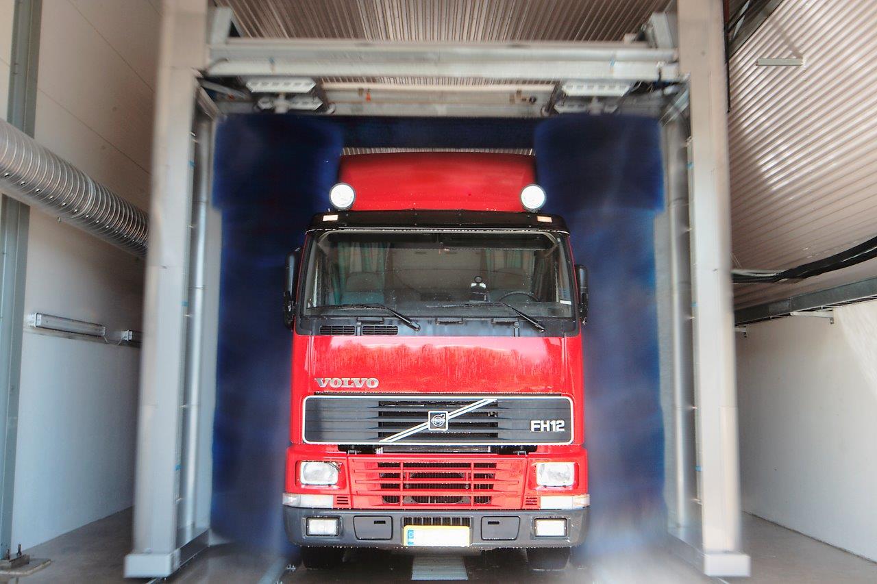 truck washing equipment