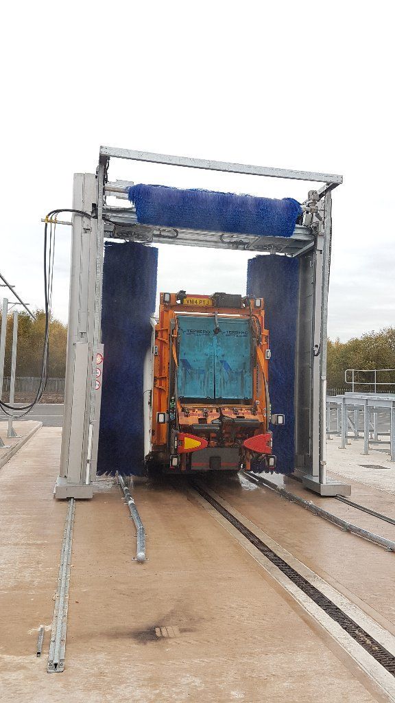 truck washing equipment