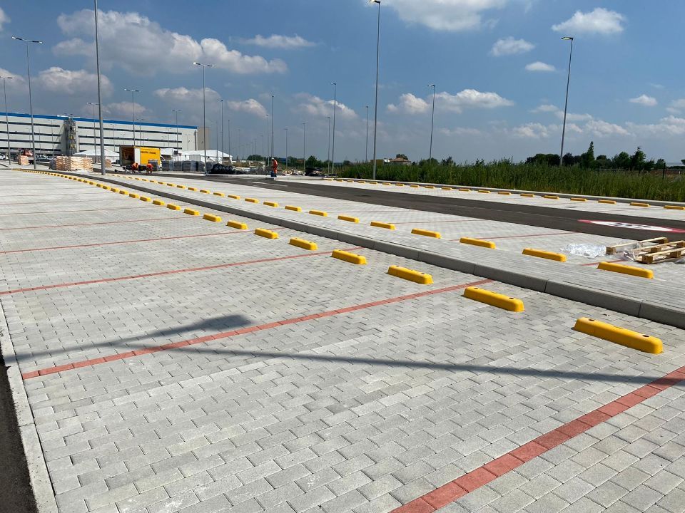 segnaletica orizzontale luminosa