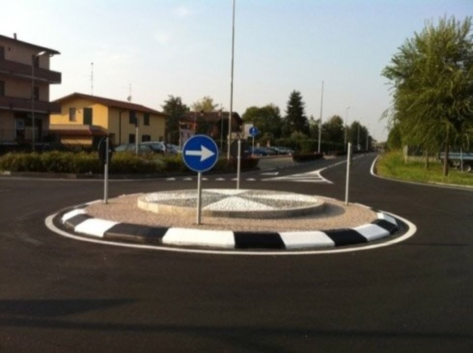 Produzione Di Cartelli Stradali E Segnaletica Luminosa | Bergamo | FM ...