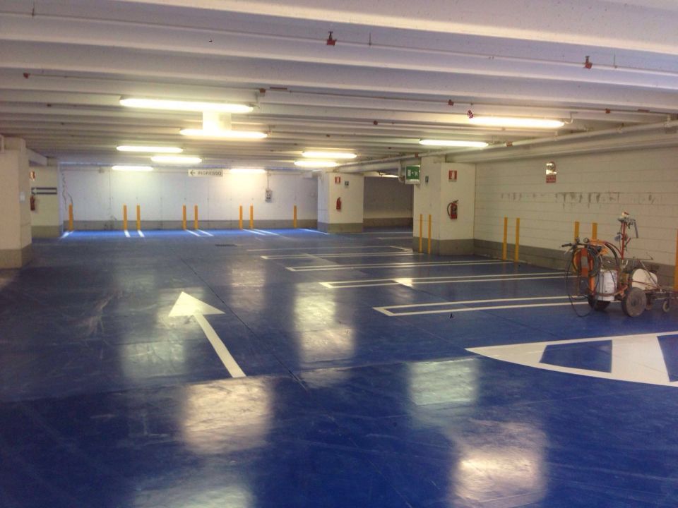 Segnaletica pavimenti industriali