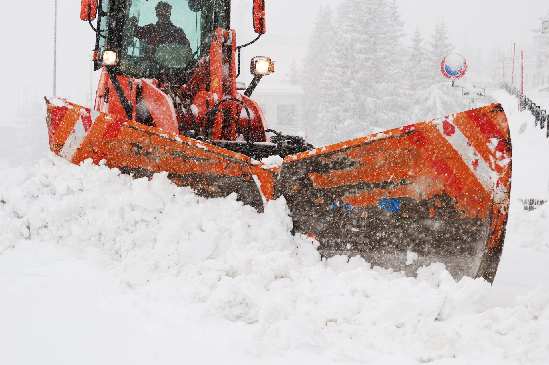 Snowplowing snows | Birch Run, MI | Duane Jones Excavating