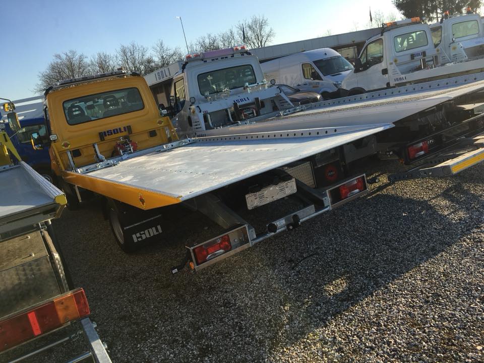 carroattrezzi visto da dietro