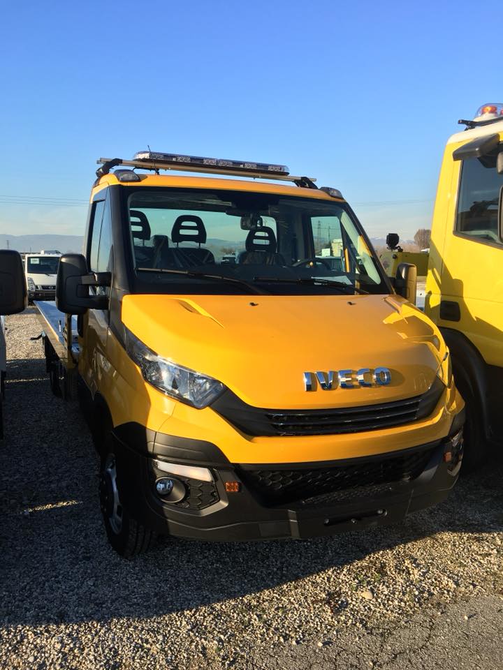 carroattrezzi giallo