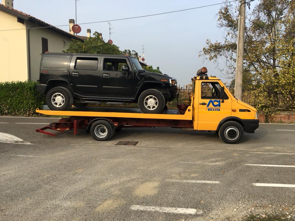 carroattrezzi a lavoro