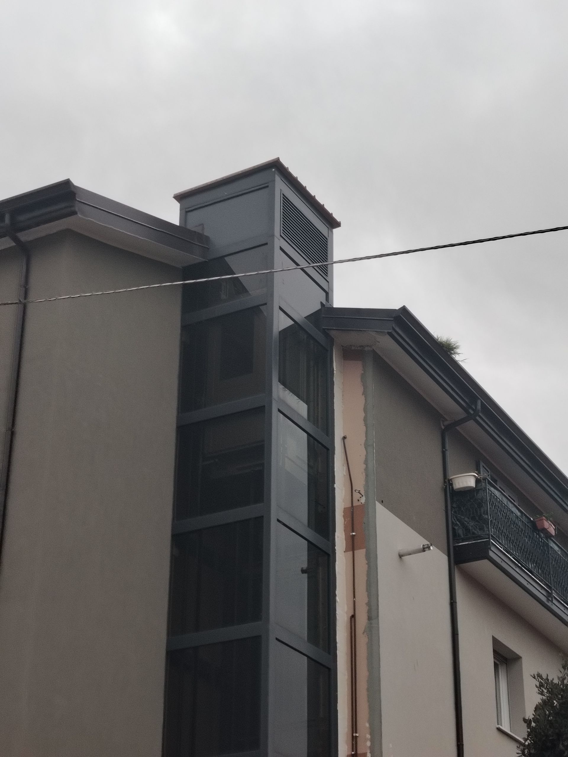 ascensore elettrico con castelletto