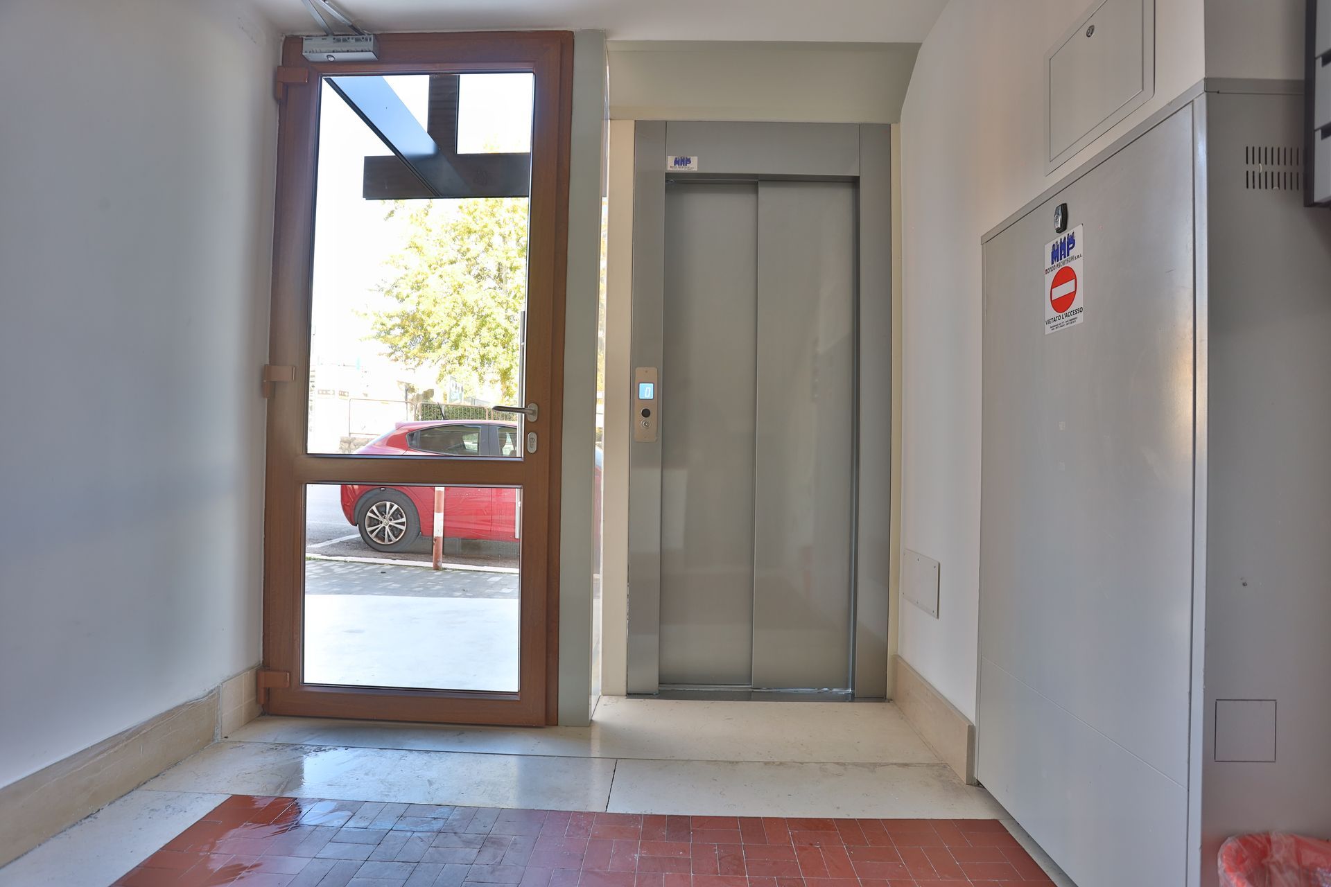 ascensore elettrico con castelletto