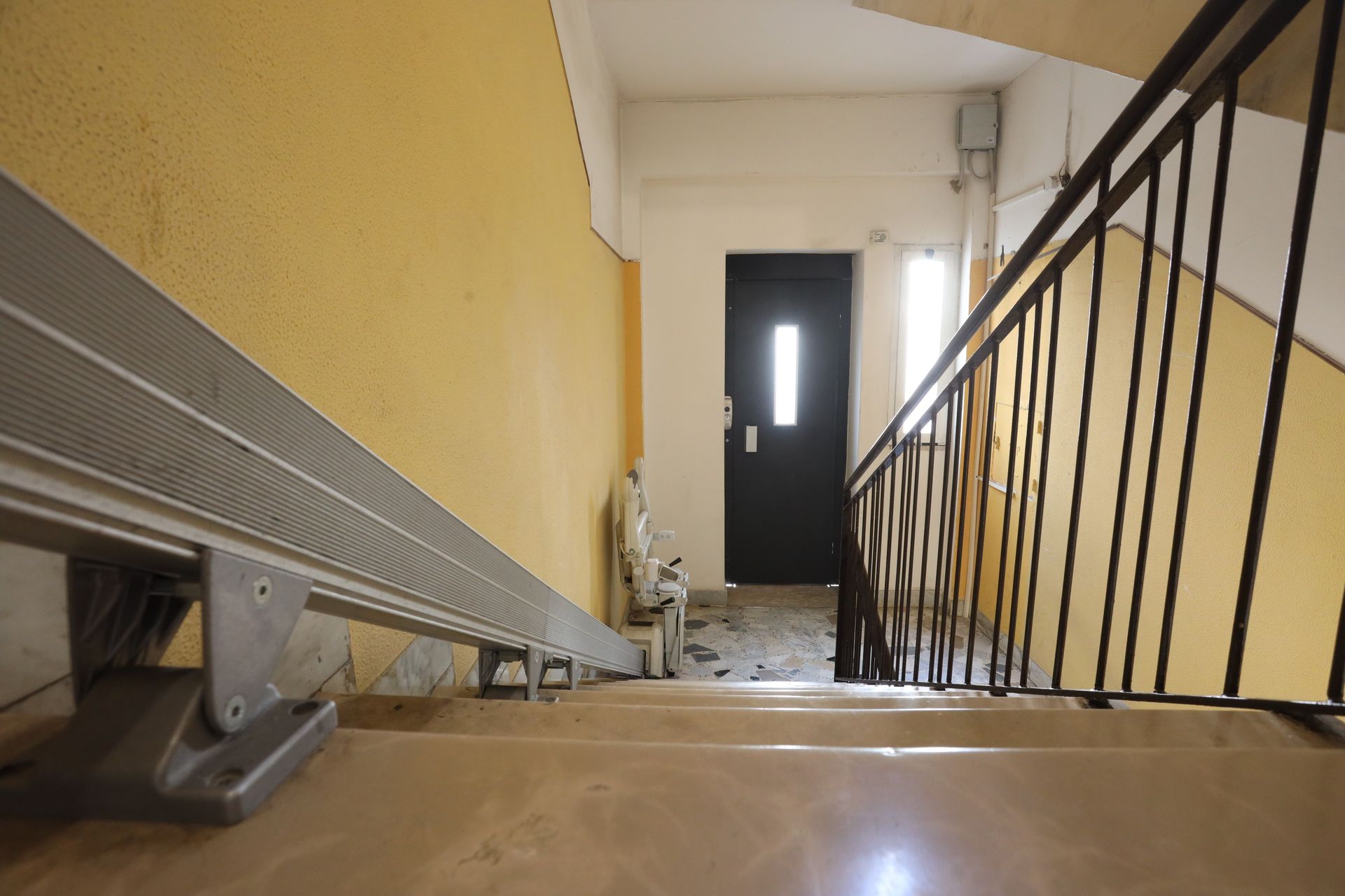 ascensore elettrico con castelletto