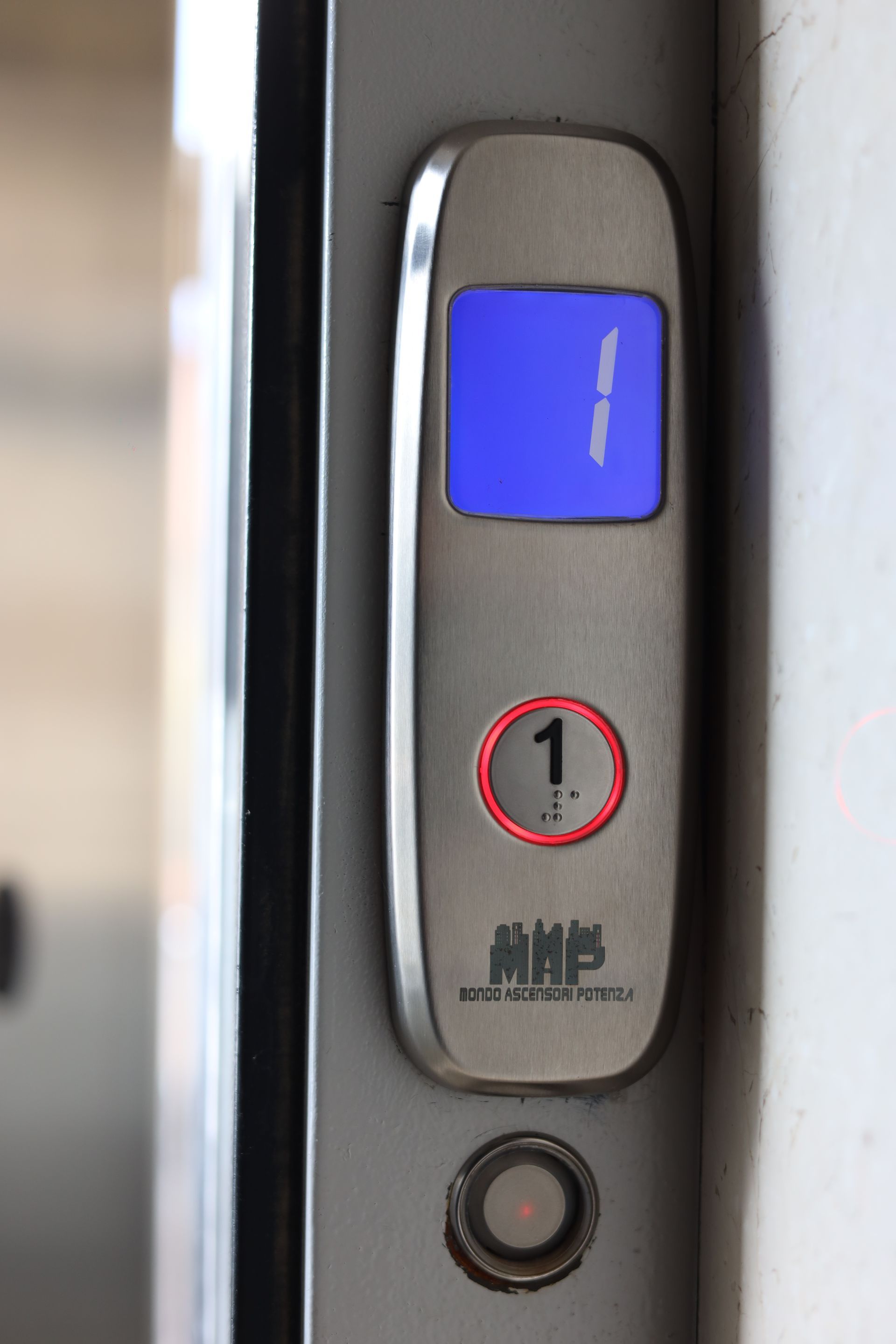 ascensore elettrico con castelletto