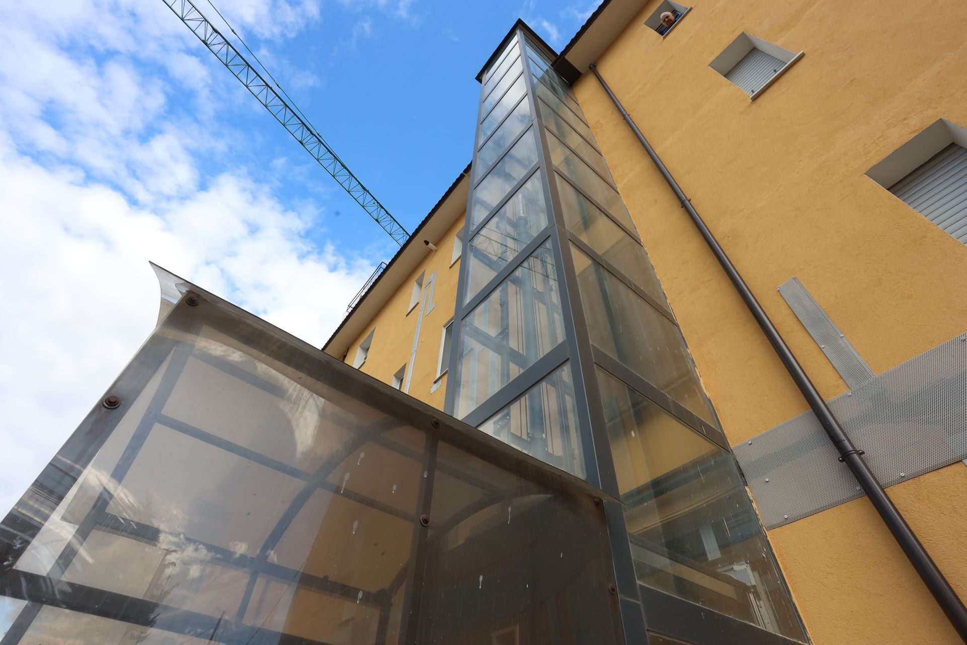 ascensore elettrico con castelletto