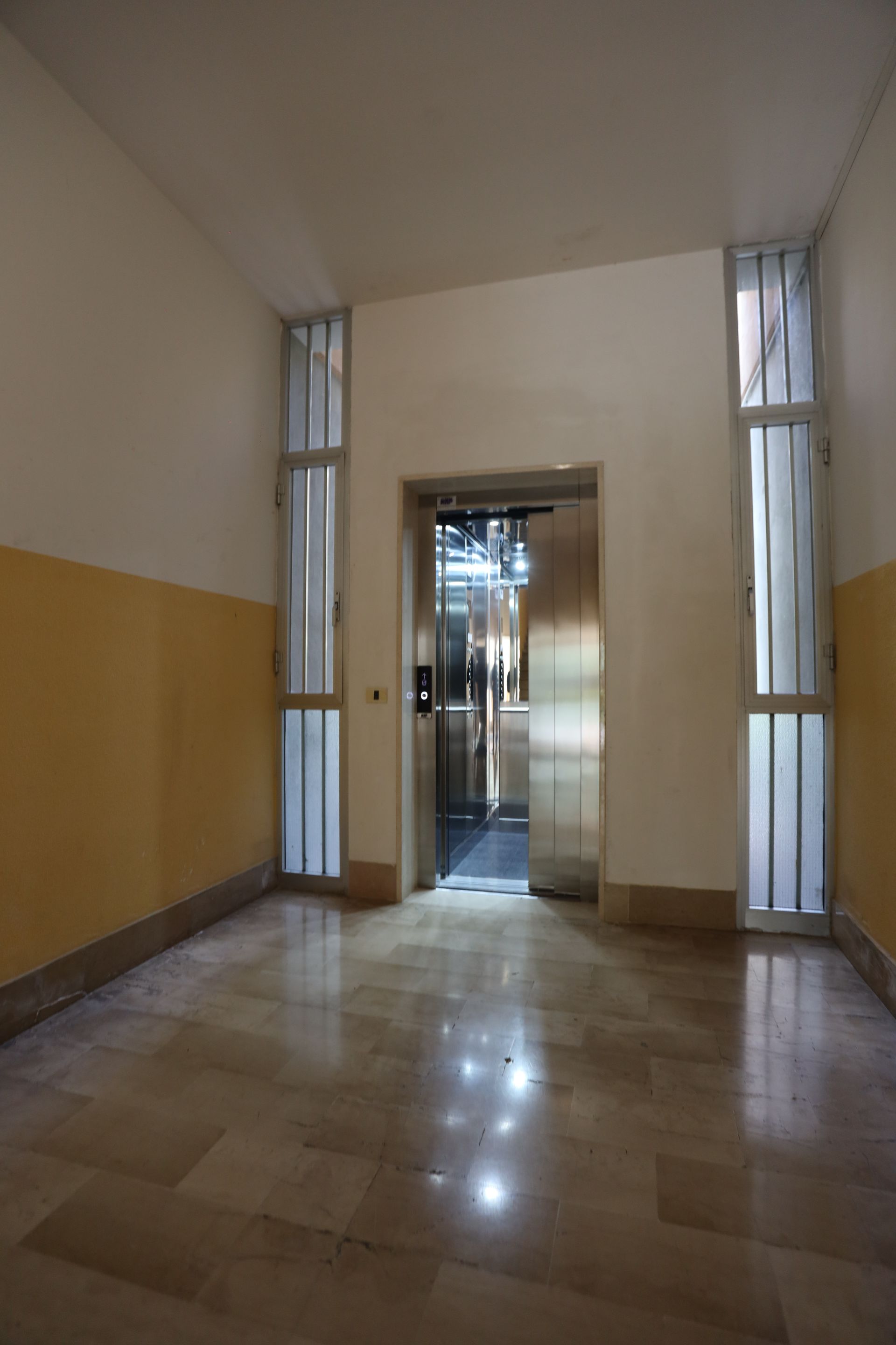 ascensore elettrico con castelletto