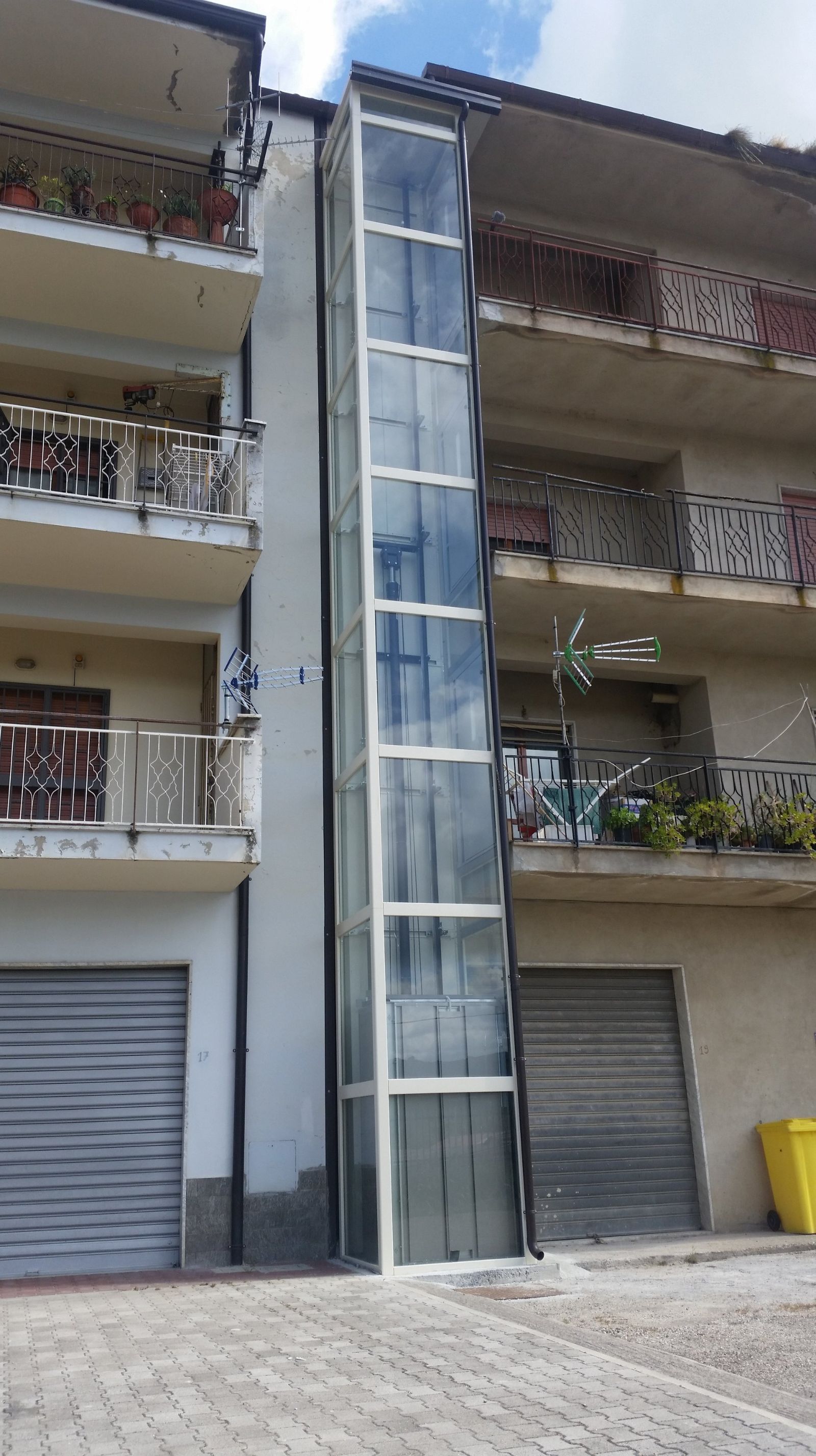 ascensore esterno