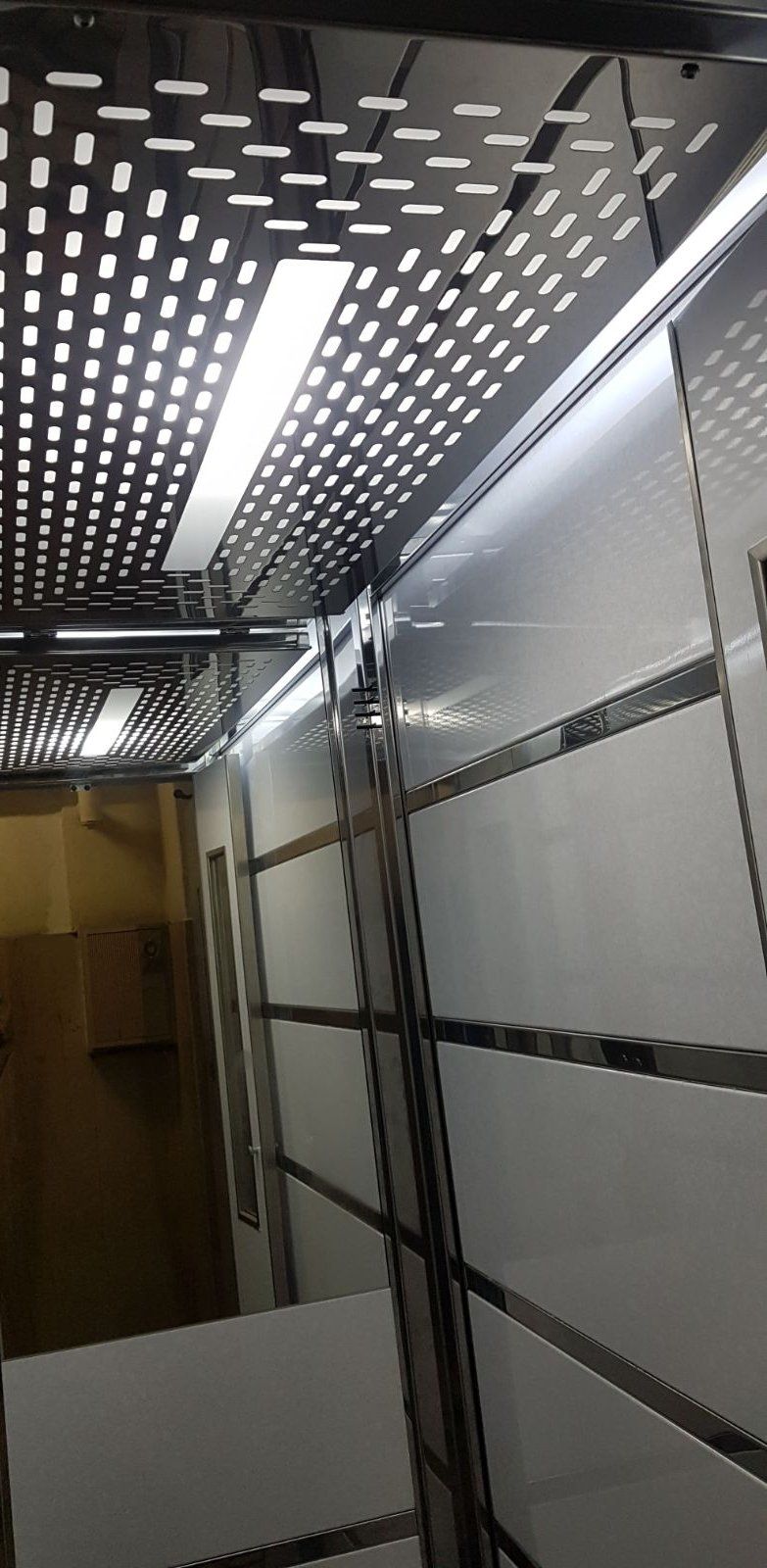 ascensore in alluminio moderno