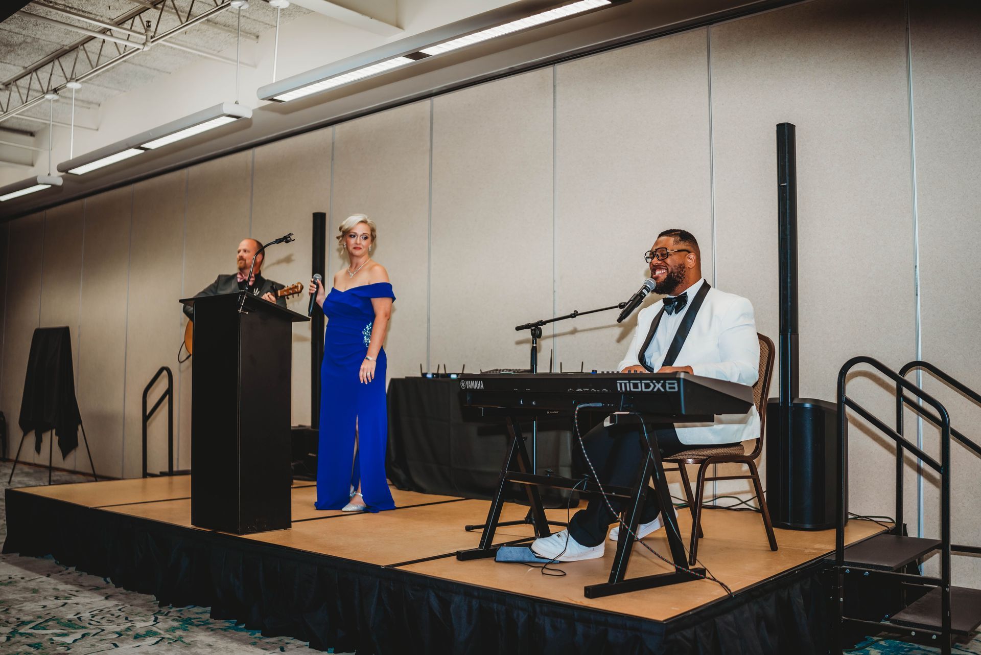 Real Identity Ministries sober soiree event photo shoot - view of worship at the event