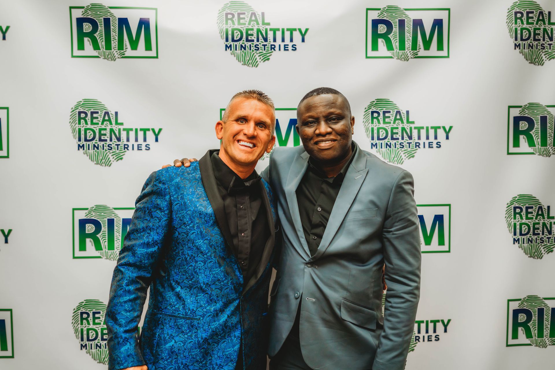 Real Identity Ministries sober soiree event photo shoot - group at the photo wall