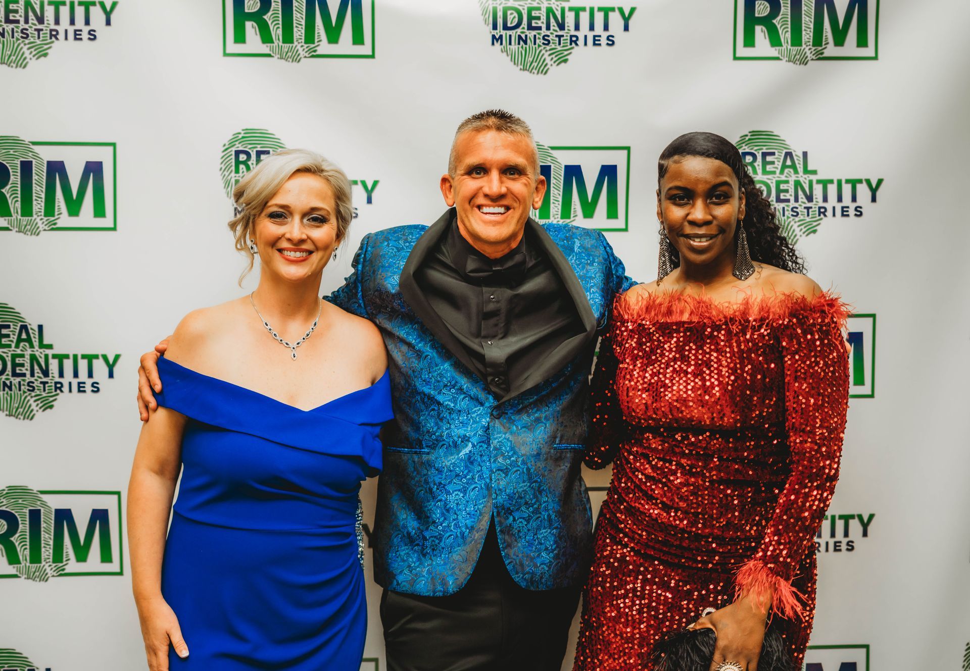 Real Identity Ministries sober soiree event photo shoot - Dustin and Ashley at the photo wall